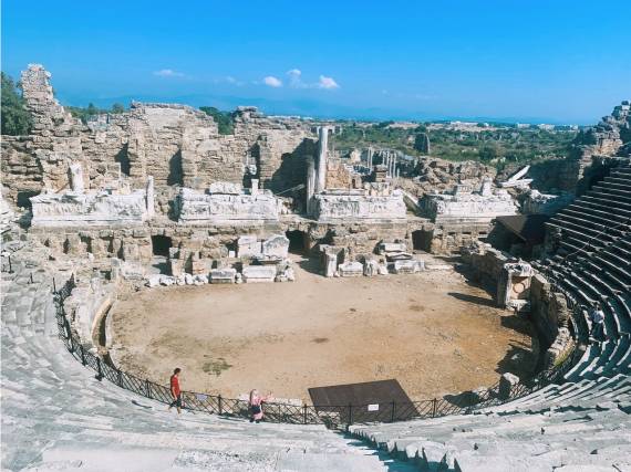 Side Antik Tiyatrosu