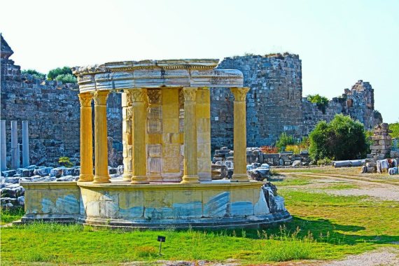 Tyche Tapinagi